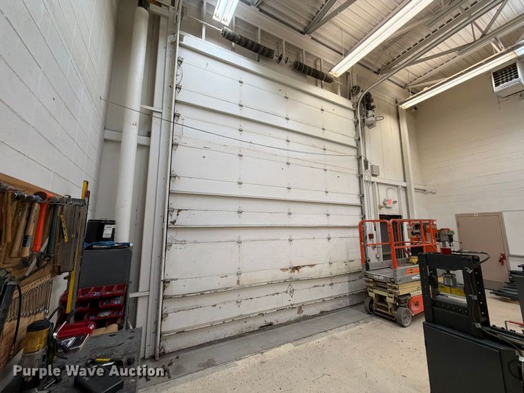 image for item ER1882 Garage door