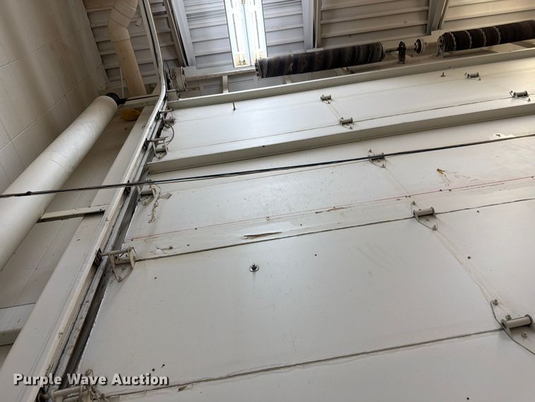 image for item ER1882 Garage door