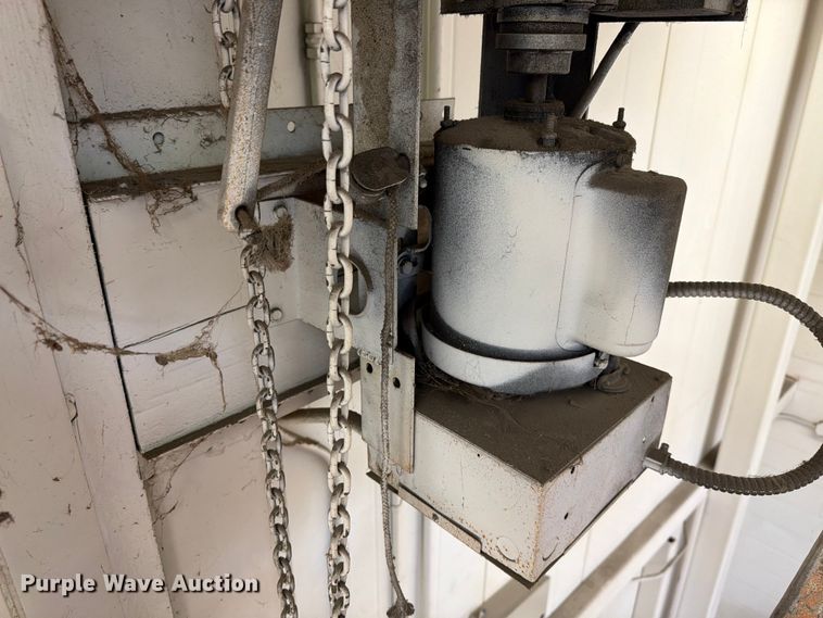 image for item ER1882 Garage door