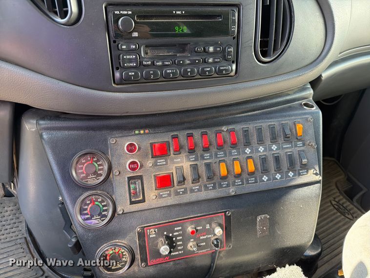 image for item ER1883 2003 Ford E450 ambulance