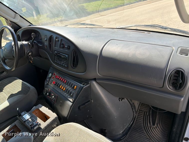 image for item ER1883 2003 Ford E450 ambulance