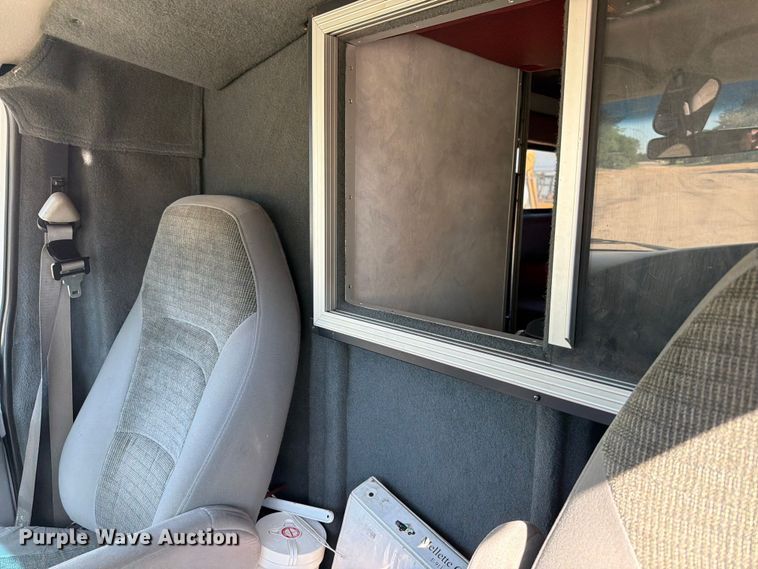 image for item ER1883 2003 Ford E450 ambulance
