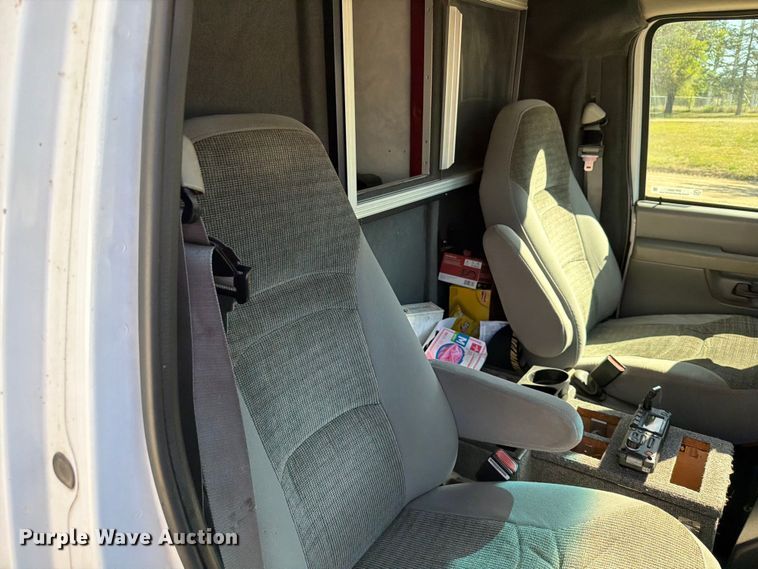 image for item ER1883 2003 Ford E450 ambulance