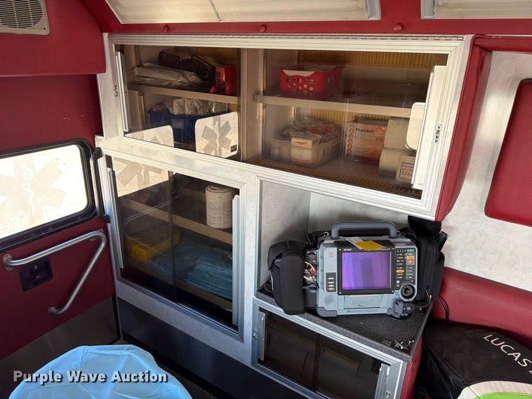 image for item ER1883 2003 Ford E450 ambulance
