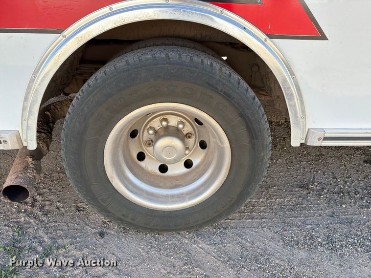 image for item ER1883 2003 Ford E450 ambulance