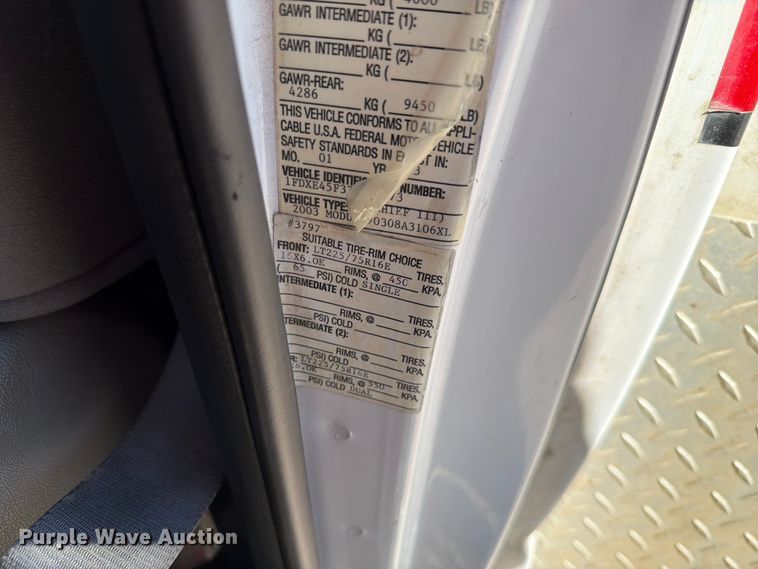 image for item ER1883 2003 Ford E450 ambulance
