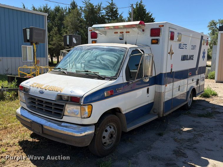 1995 Ford E350 ambulance