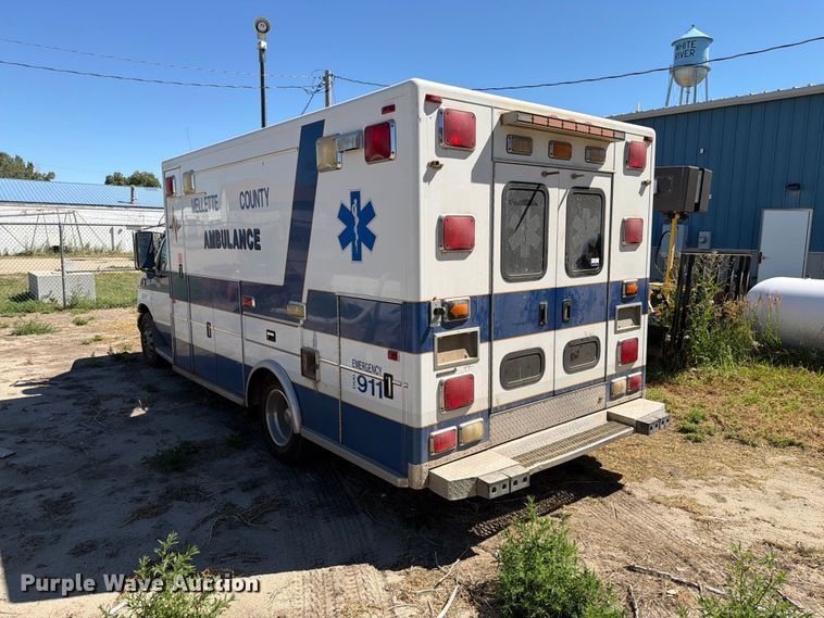 image for item ER1884 1995 Ford E350 ambulance