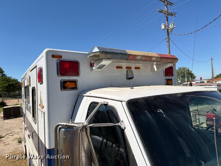 image for item ER1884 1995 Ford E350 ambulance