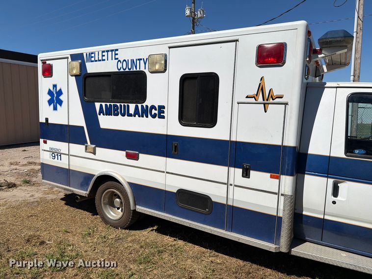 image for item ER1884 1995 Ford E350 ambulance