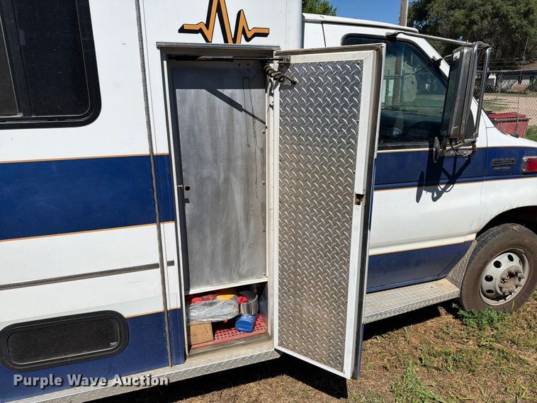 image for item ER1884 1995 Ford E350 ambulance