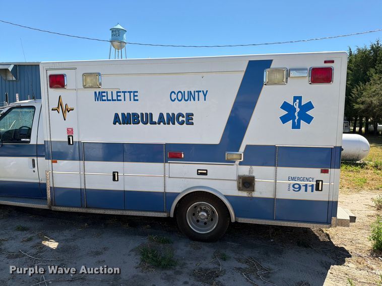 image for item ER1884 1995 Ford E350 ambulance