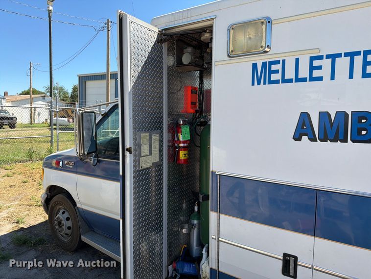 image for item ER1884 1995 Ford E350 ambulance