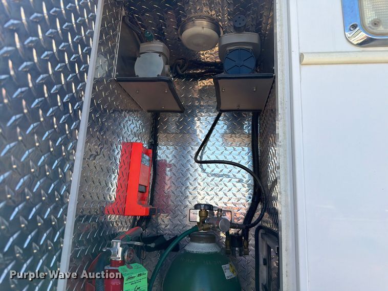 image for item ER1884 1995 Ford E350 ambulance