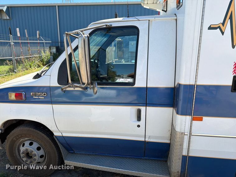 image for item ER1884 1995 Ford E350 ambulance