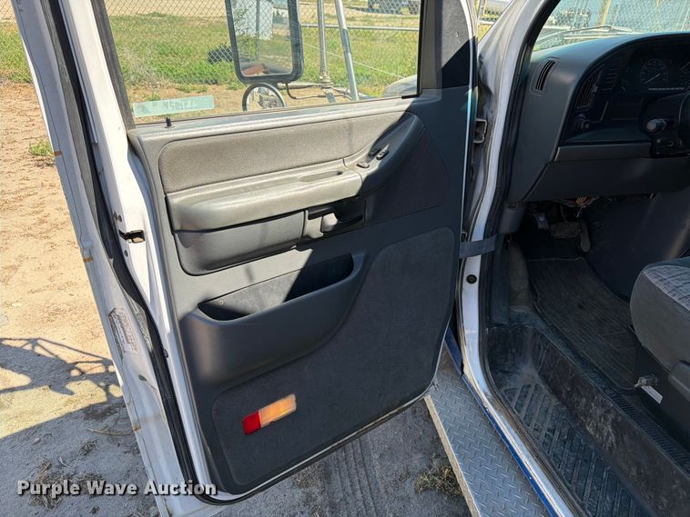 image for item ER1884 1995 Ford E350 ambulance