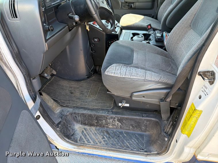image for item ER1884 1995 Ford E350 ambulance