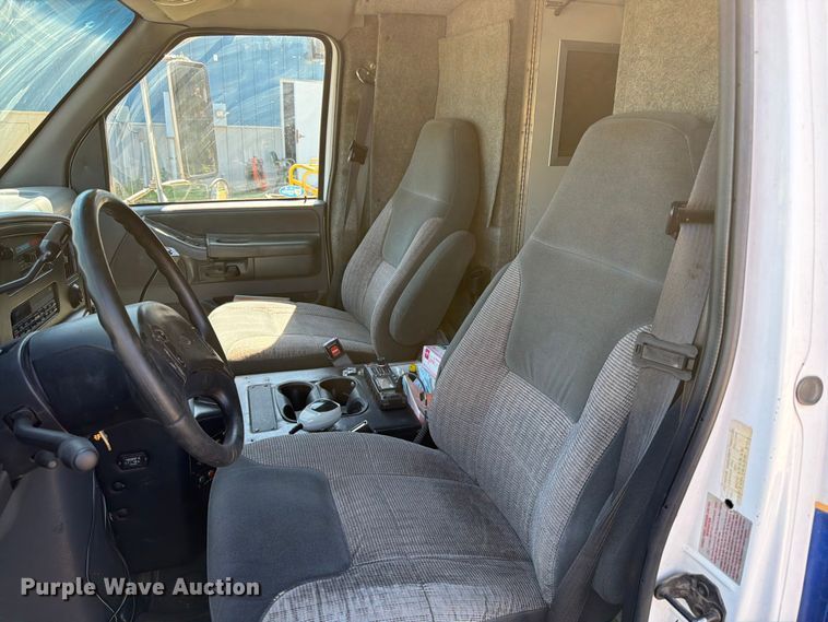 image for item ER1884 1995 Ford E350 ambulance