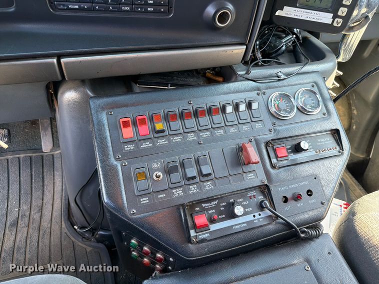 image for item ER1884 1995 Ford E350 ambulance