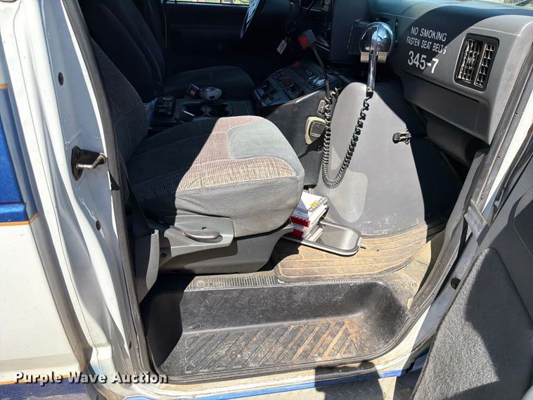 image for item ER1884 1995 Ford E350 ambulance