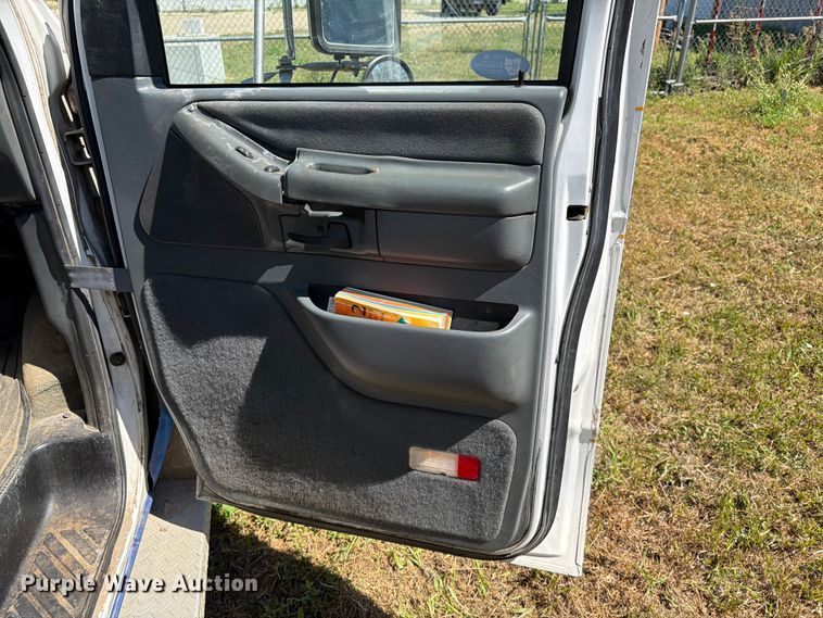 image for item ER1884 1995 Ford E350 ambulance