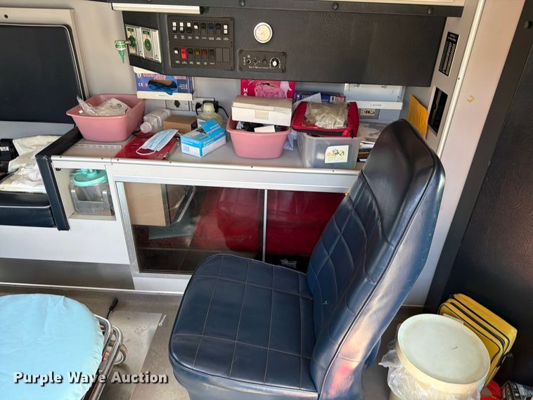 image for item ER1884 1995 Ford E350 ambulance