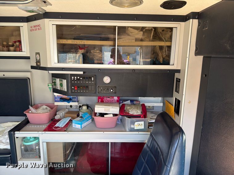 image for item ER1884 1995 Ford E350 ambulance