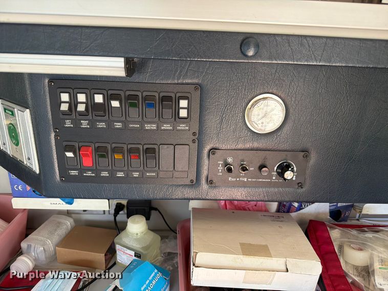 image for item ER1884 1995 Ford E350 ambulance
