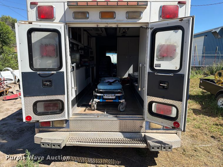 image for item ER1884 1995 Ford E350 ambulance