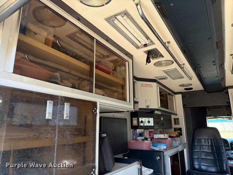 image for item ER1884 1995 Ford E350 ambulance