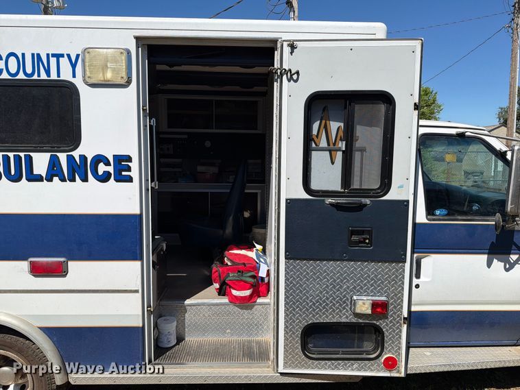 image for item ER1884 1995 Ford E350 ambulance