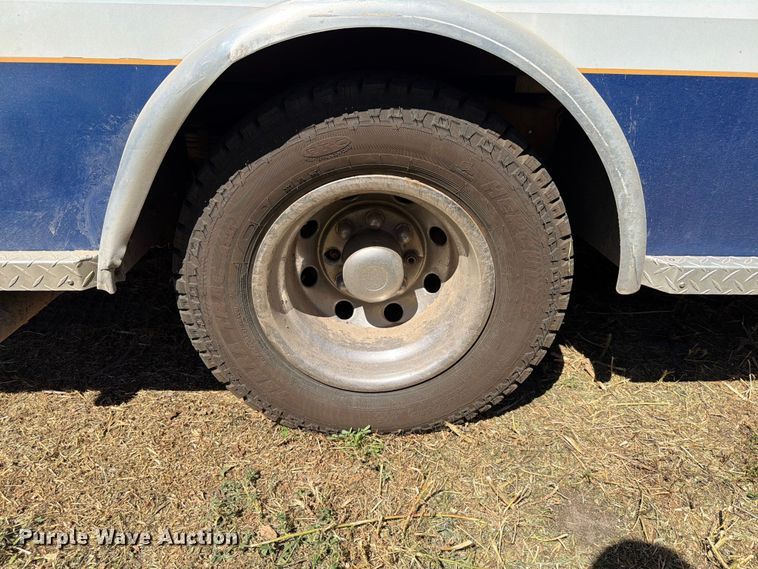 image for item ER1884 1995 Ford E350 ambulance