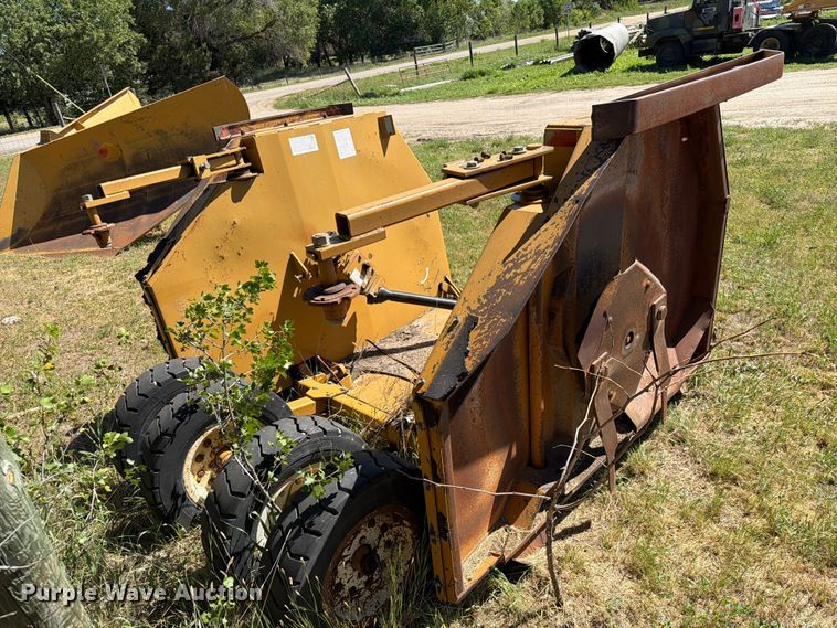 image for item ER1885 2001 Wood 3180 batwing rotary mower