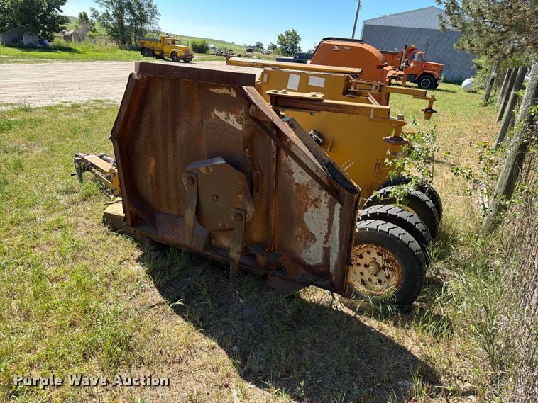 image for item ER1885 2001 Wood 3180 batwing rotary mower