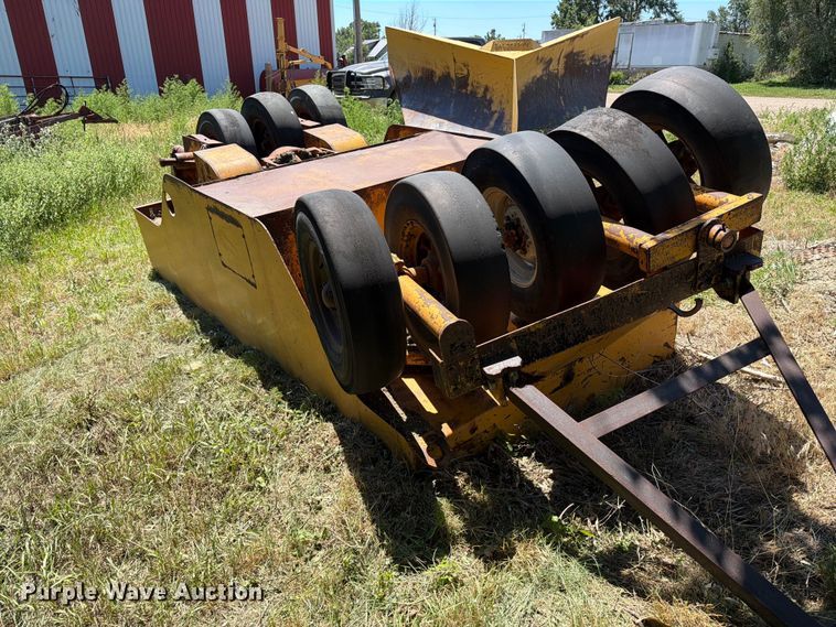 image for item ER1888 BMCO SPP9 pull type pneumatic roller
