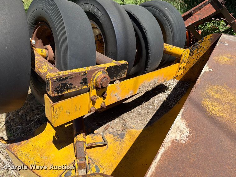 image for item ER1888 BMCO SPP9 pull type pneumatic roller