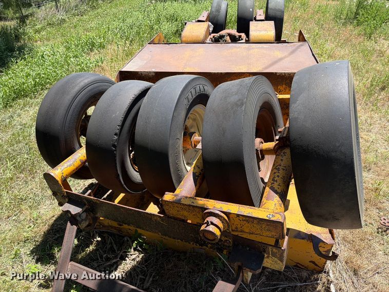 image for item ER1888 BMCO SPP9 pull type pneumatic roller