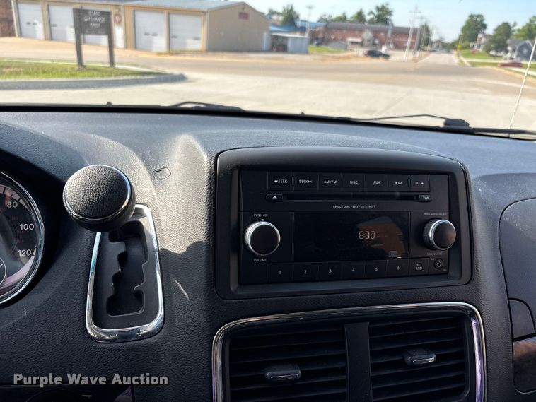 image for item ER3065 2016 Dodge Grand Caravan van