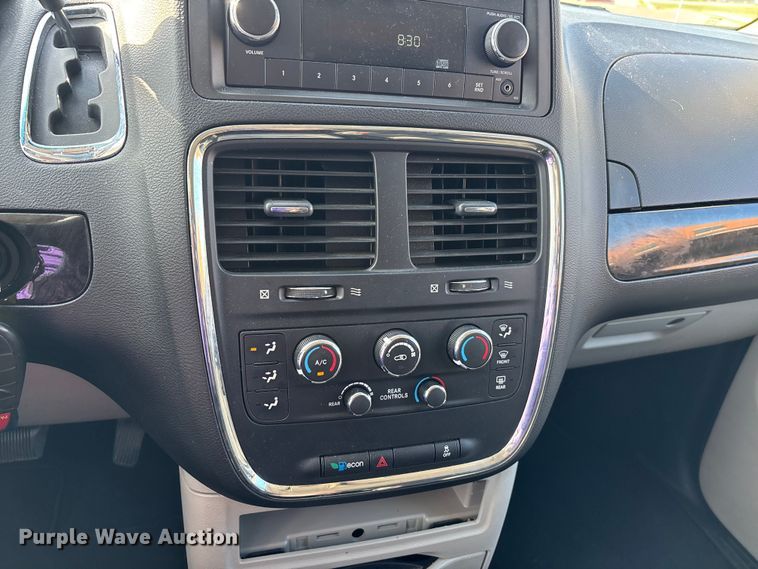 image for item ER3065 2016 Dodge Grand Caravan van