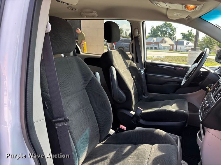 image for item ER3065 2016 Dodge Grand Caravan van