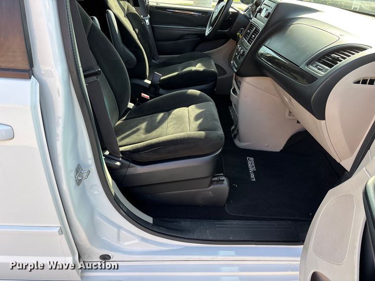 image for item ER3065 2016 Dodge Grand Caravan van