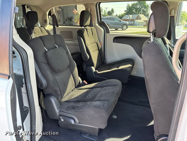 image for item ER3065 2016 Dodge Grand Caravan van