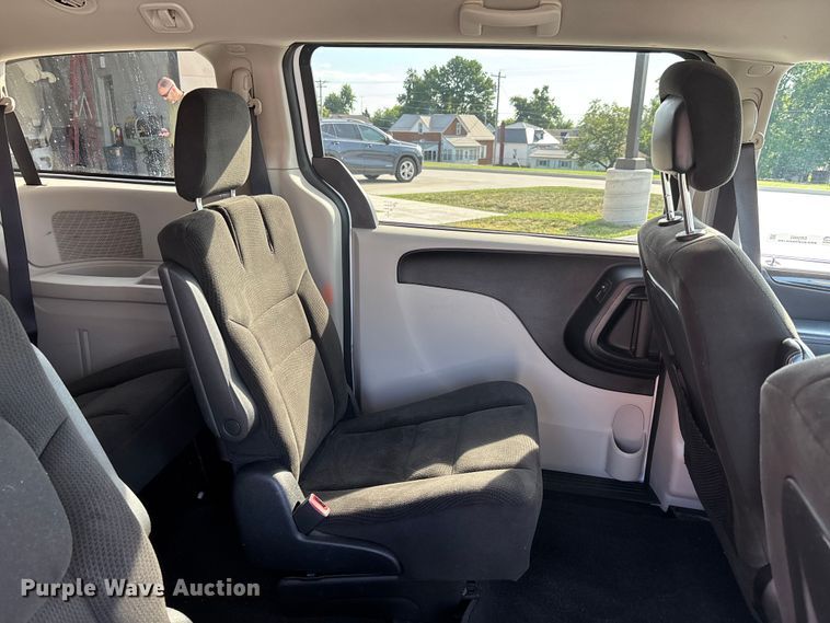 image for item ER3065 2016 Dodge Grand Caravan van