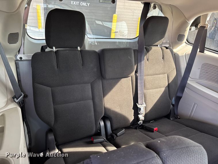 image for item ER3065 2016 Dodge Grand Caravan van