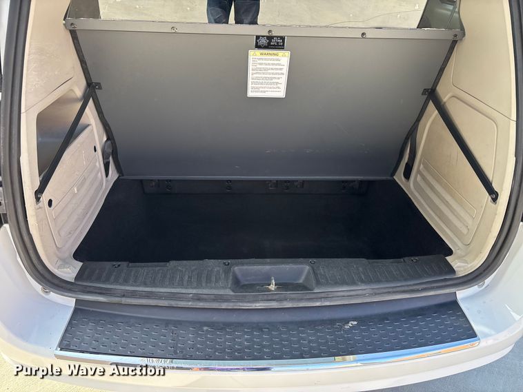 image for item ER3065 2016 Dodge Grand Caravan van
