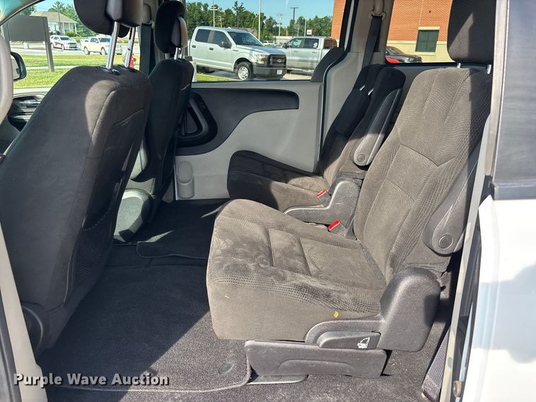image for item ER3065 2016 Dodge Grand Caravan van