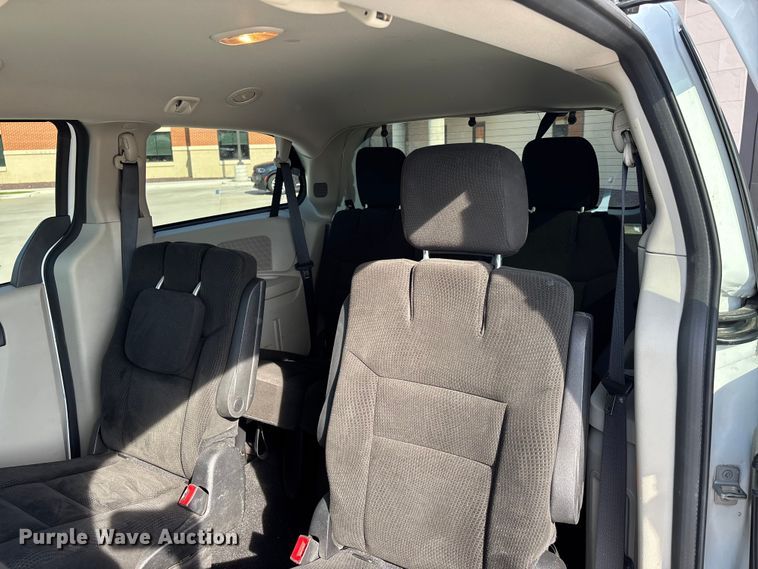 image for item ER3065 2016 Dodge Grand Caravan van