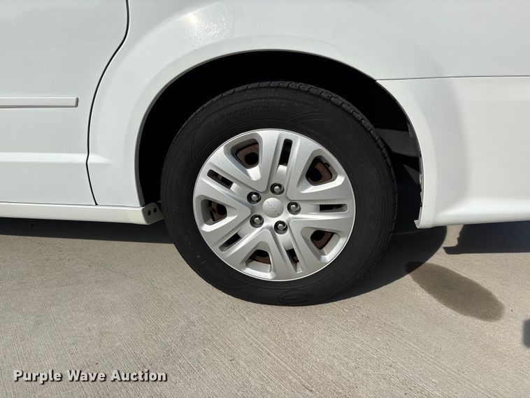 image for item ER3065 2016 Dodge Grand Caravan van