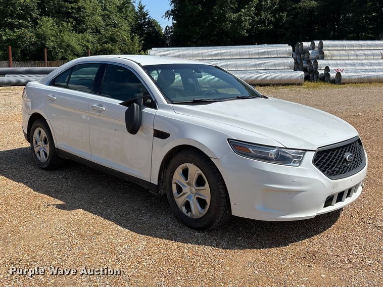 image for item ER3104 2017 Ford Taurus Police Interceptor 