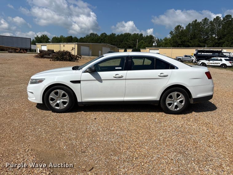 image for item ER3104 2017 Ford Taurus Police Interceptor 